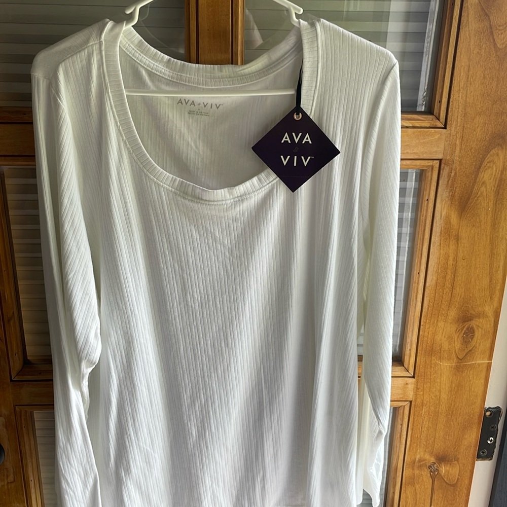 Ava & Viv top